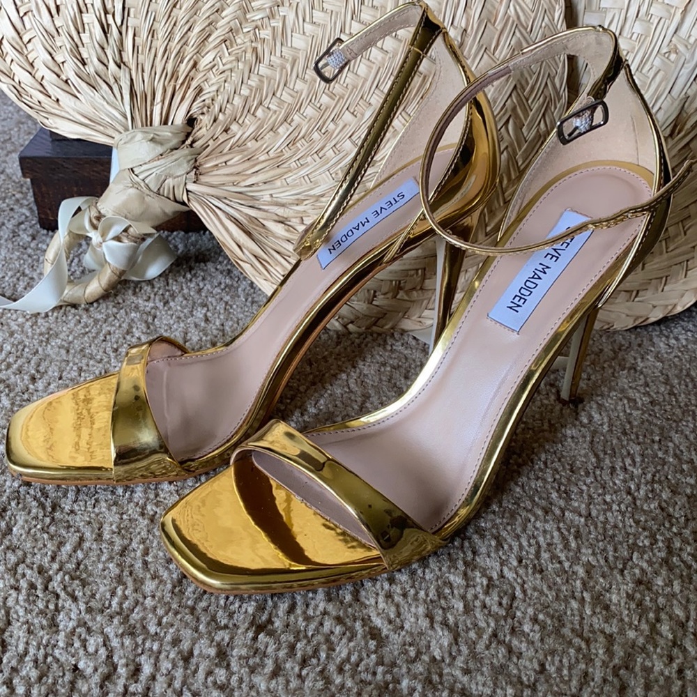 “Gold bar” Steve Madden heels